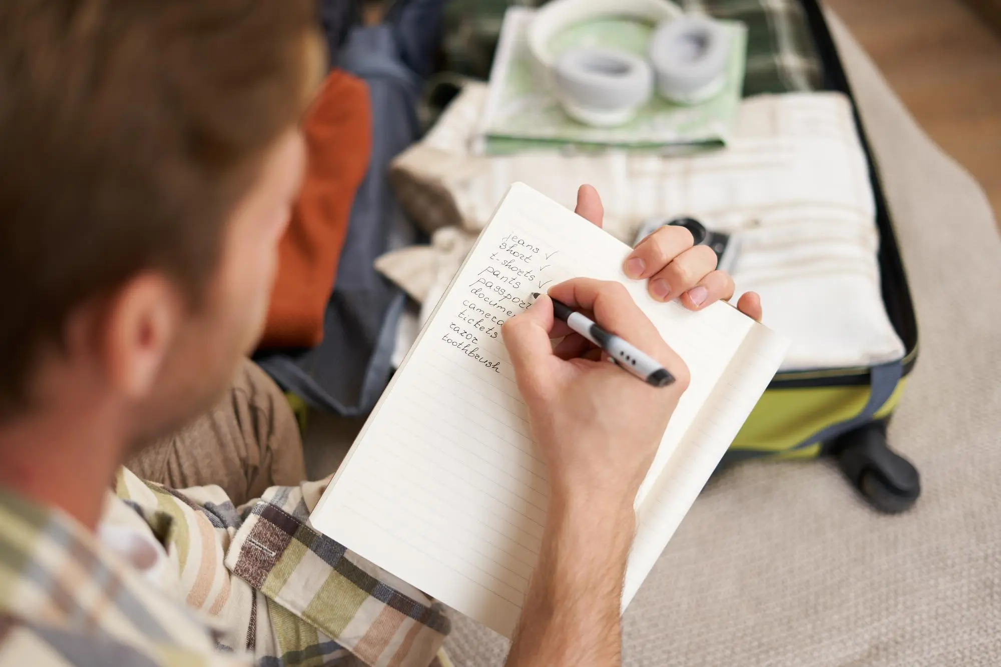 writer planning an article with a notebook and checklist